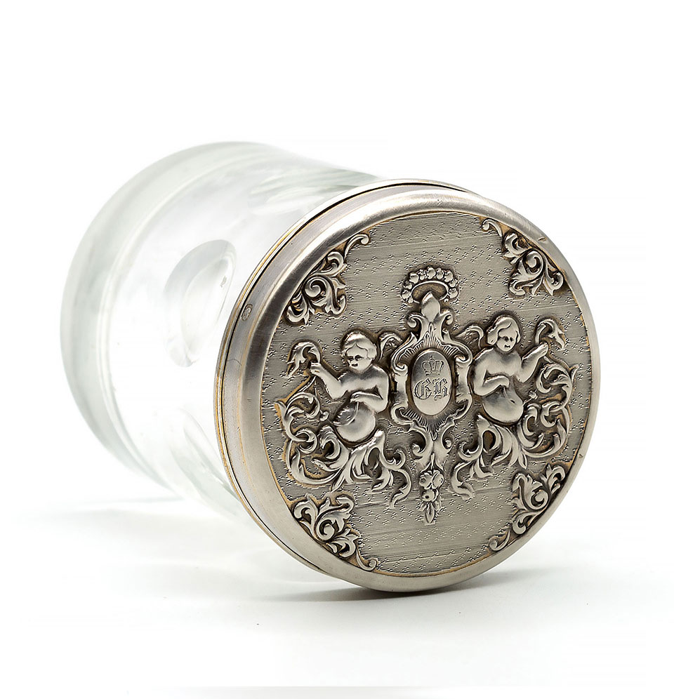 Casetă cilindrică din cristal, cu capac din argint